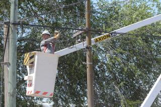 Por un cable dantildeado hay varios barrios de la ciudad sin luz