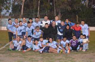 Loma Negra celebró su título en la cancha