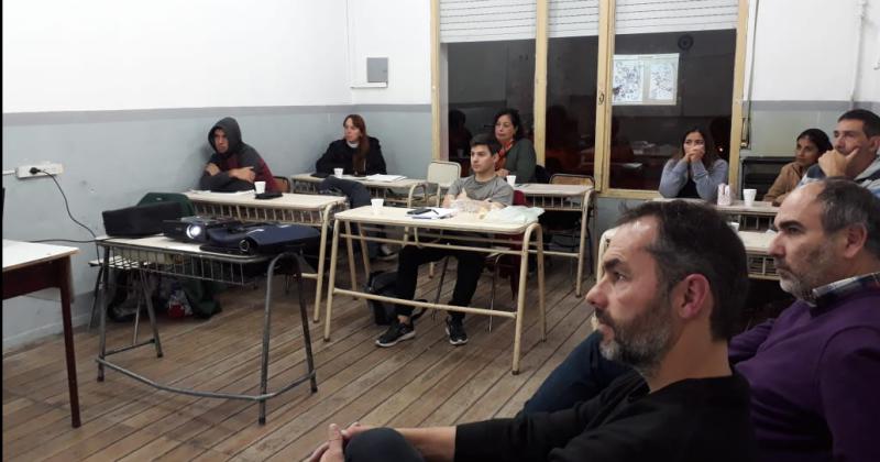 Coopelectric brindoacute una charla a estudiantes de mineriacutea en Sierras Bayas 