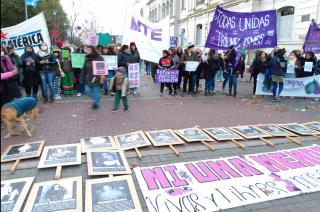 Un grito que se renueva- la marcha Ni Una Menos se replicoacute en Olavarriacutea