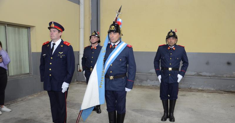 Reconocimientos y ascensos en un emotivo acto protocolar por el Diacutea Nacional del Bombero