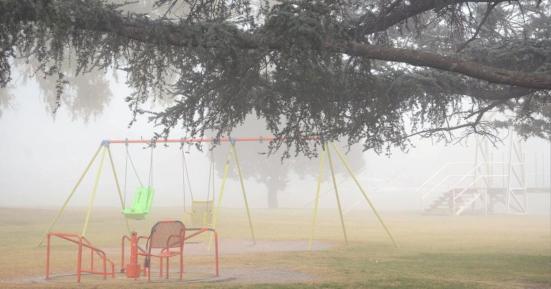 Advierten visibilidad reducida a 50 metros por la niebla