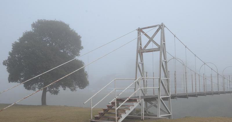 Advierten visibilidad reducida a 50 metros por la niebla