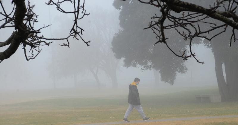 Advierten visibilidad reducida a 50 metros por la niebla