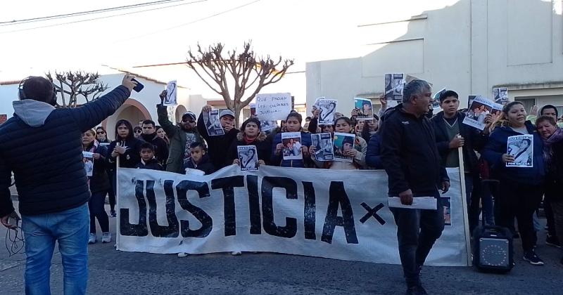 Ayer al mediodía una importante marcha recorrió Laprida