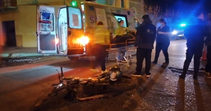 Chocaron dos motos y un hombre resultoacute herido