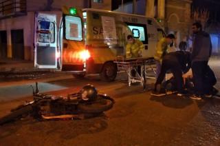 Chocaron dos motos y un hombre resultoacute herido