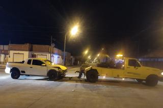 Conduciacutea alcoholizado y chocoacute con un auto estacionado