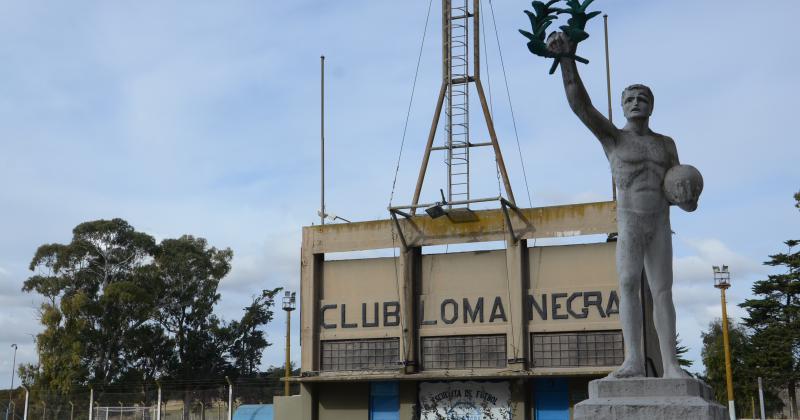 Socios del Club Loma Negra piden una reunioacuten informativa con la Empresa