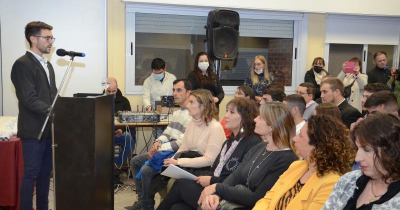 Cientos de graduados de la Unicen recibieron su tiacutetulo universitario