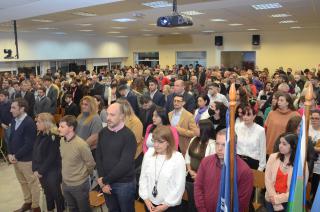 Cientos de graduados de la Unicen recibieron su tiacutetulo universitario