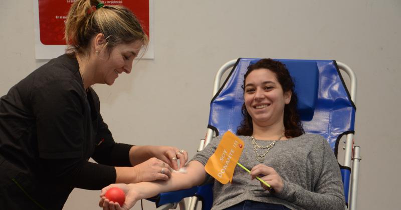 Dos colectas externas de sangre sumaraacuten stock al banco del Hospital Municipal 