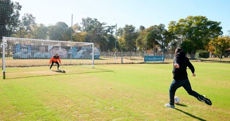 Wado de Pedro le pateó un penal a Rey