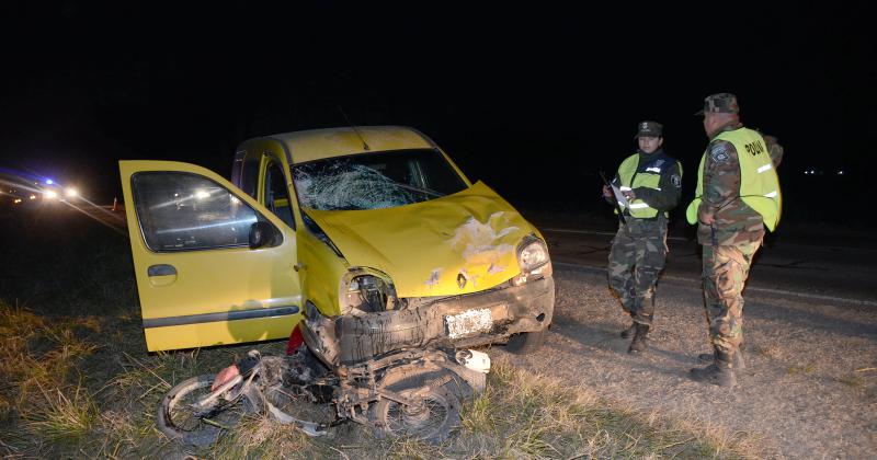 Violento y grave choque en el acceso a Crotto- un joven motociclista herido