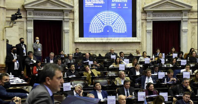 Con cambios Diputados aproboacute el proyecto para monotributistas y autoacutenomos