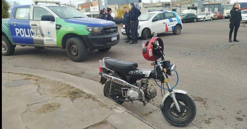 Una persona herida tras chocar una moto y un auto