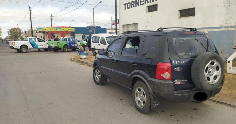 La Ford Eco Sport se fue al momento del accidente y minutos mas tardes regresó al lugar de los hechos