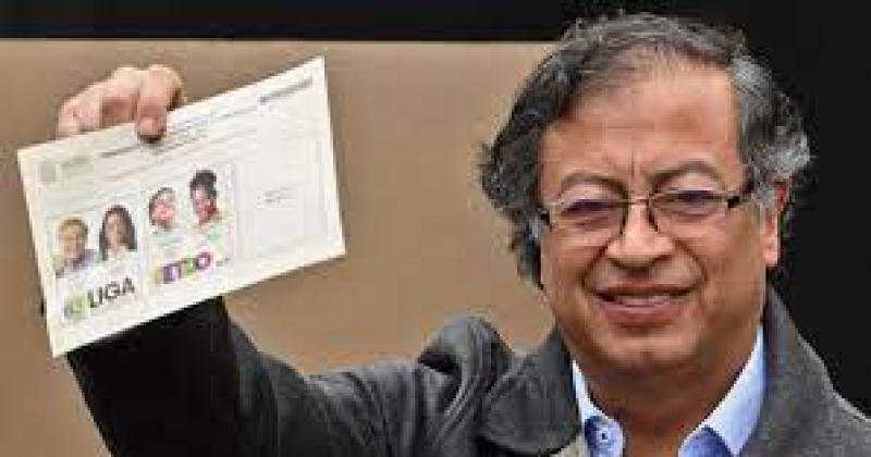 Gustavo Petro es el nuevo presidente electo de Colombia