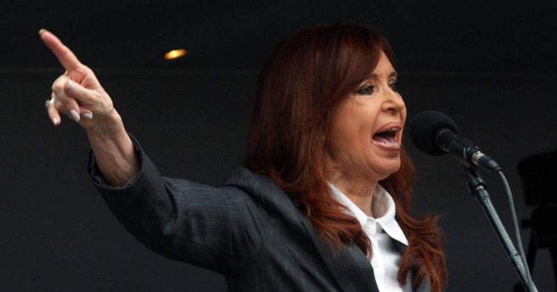 Cristina K sigue con su estilo patrimonialista y usa los bienes del Estado como propios