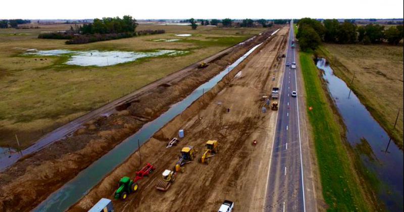 Comenzoacute la obra de la Autoviacutea de la Ruta 3 tramo Cantildeuelas-Azul