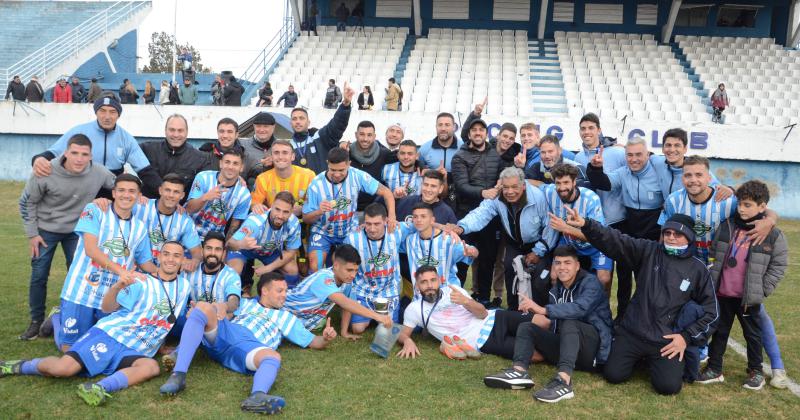 Ferro festejó su título en la cancha de Racing