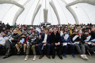 Kicillof encabezoacute el acto de promesa de lealtad a la Bandera de estudiantes bonaerenses