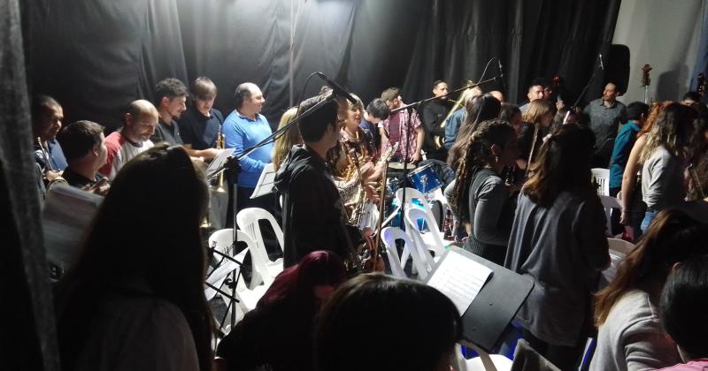 Son m�s de 45 chicos los que actualmente participan de la Orquesta Escuela Municipal