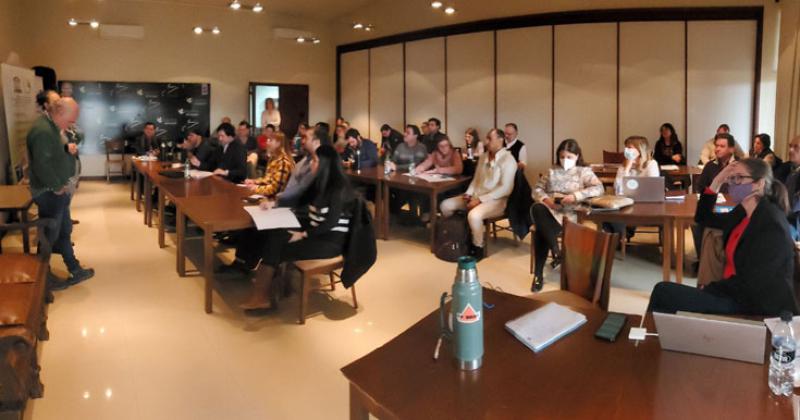 En el Taller participaron responsables de diferentes geoparques y proyectos de geoparques sudamericanos autoridades uruguayas técnicos y expertos en desarrollo sostenible y geoparques