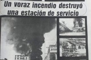 El diacutea que una estacioacuten de servicio local fue destruida por un incendio