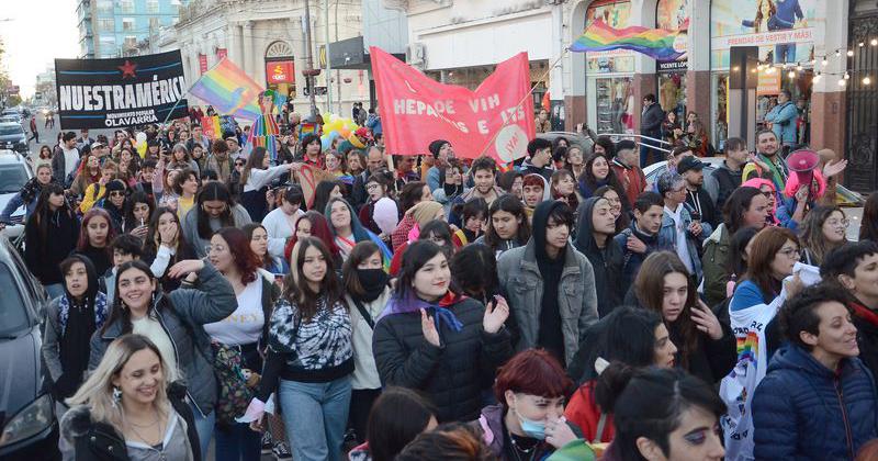 La Marcha del Orgullo en Olavarriacutea en 20 fotos 