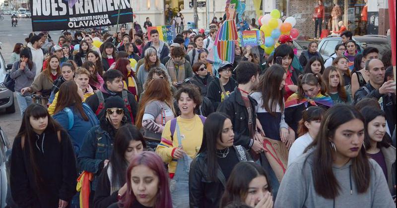 La Marcha del Orgullo en Olavarriacutea en 20 fotos 