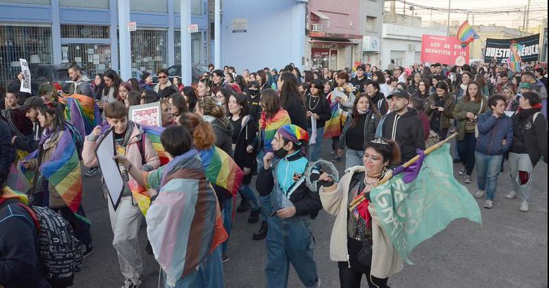 La Marcha del Orgullo en Olavarriacutea en 20 fotos 