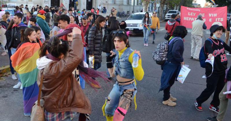 La Marcha del Orgullo en Olavarriacutea en 20 fotos 