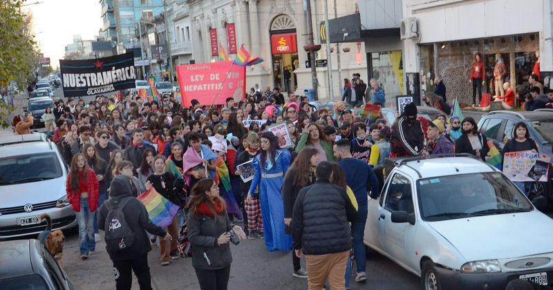 La Marcha del Orgullo en Olavarriacutea en 20 fotos 