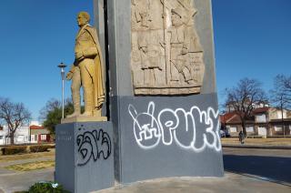 Vandalizaron el monumento del general Manuel Belgrano