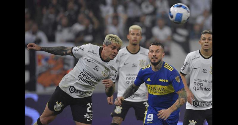 Boca regresoacute con un empate desde Brasil