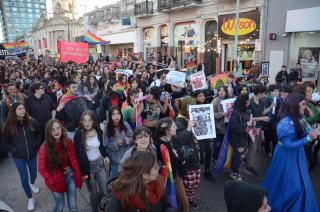 En Olavarriacutea marcharon con orgullo- feria maacutes derechos y cosplay