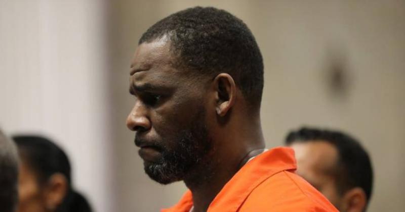 El cantante R Kelly fue condenado a 30 antildeos de prisioacuten por delitos sexuales