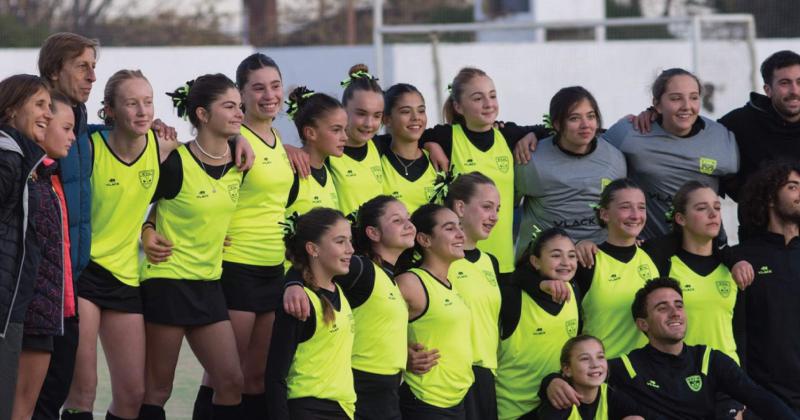 El equipo Sub 14 tuvo una olavarriense en el plantel