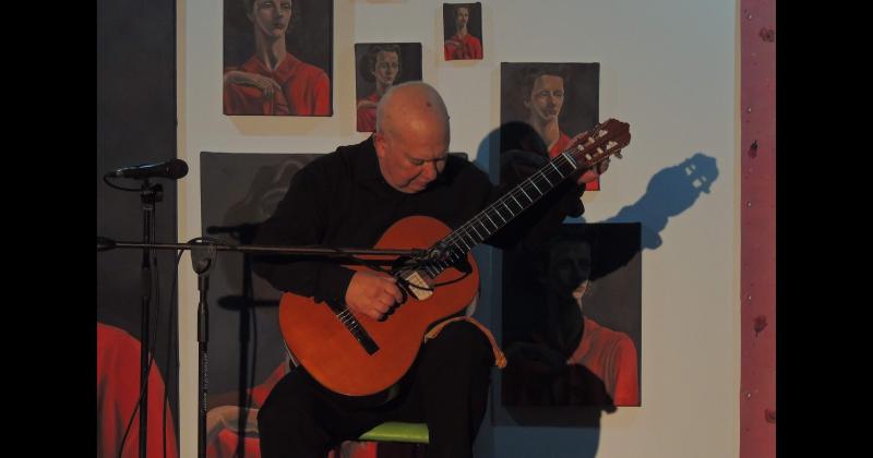 Guillermo Palacios brindó un recital para conmemorar sus 45 años sobre los escenarios