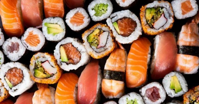 Por la suba de precios locales de sushi reemplazaraacuten el salmoacuten por trucha