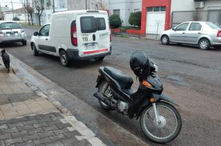 Una motociclista fue trasladada al Hospital tras un choque