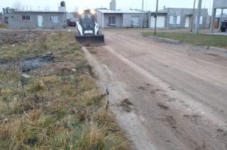 Barrio La Arantildea- realizan tareas de apertura de calles