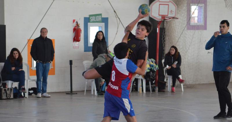 Estudiantes local por el torneo de la Asambal