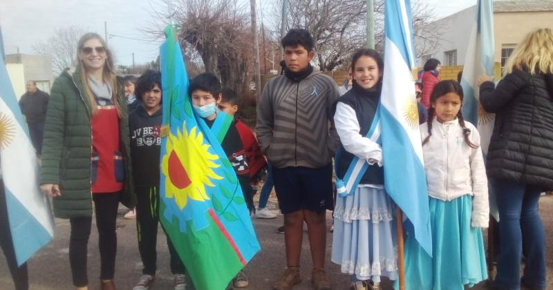 Acto comunitario y desfile en Sierra Chica por el Diacutea de la Independencia