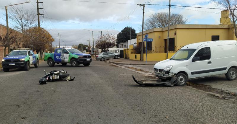 Una embarazada fue trasladada al Hospital tras un choque