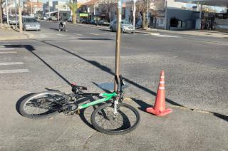 Un auto encerroacute a una mujer y se cayoacute