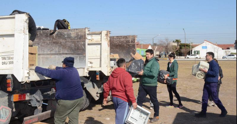 Durante la jornada recibieron diferentes tipos de basura electrónica