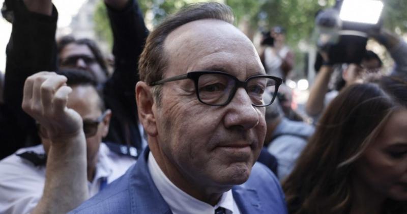 Kevin Spacey se declaroacute no culpable de delitos de agresioacuten sexual