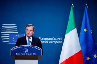 El primer ministro italiano Mario Draghi durante una conferencia de prensa celebrada en Bruselas Bélgica el 24 de junio de 2022